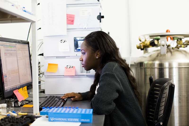 Chemistry Lab and undergraduate student conducting research